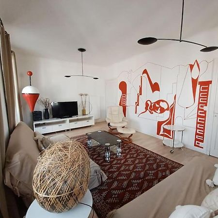 Appartement Tres Bien Situe- Spacieux - Calme - Parking ビアリッツ エクステリア 写真